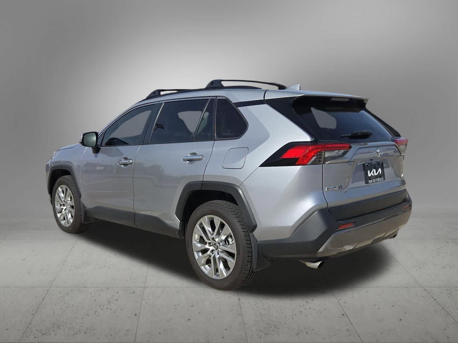Thumbnail: 2019 Toyota RAV4 - 4