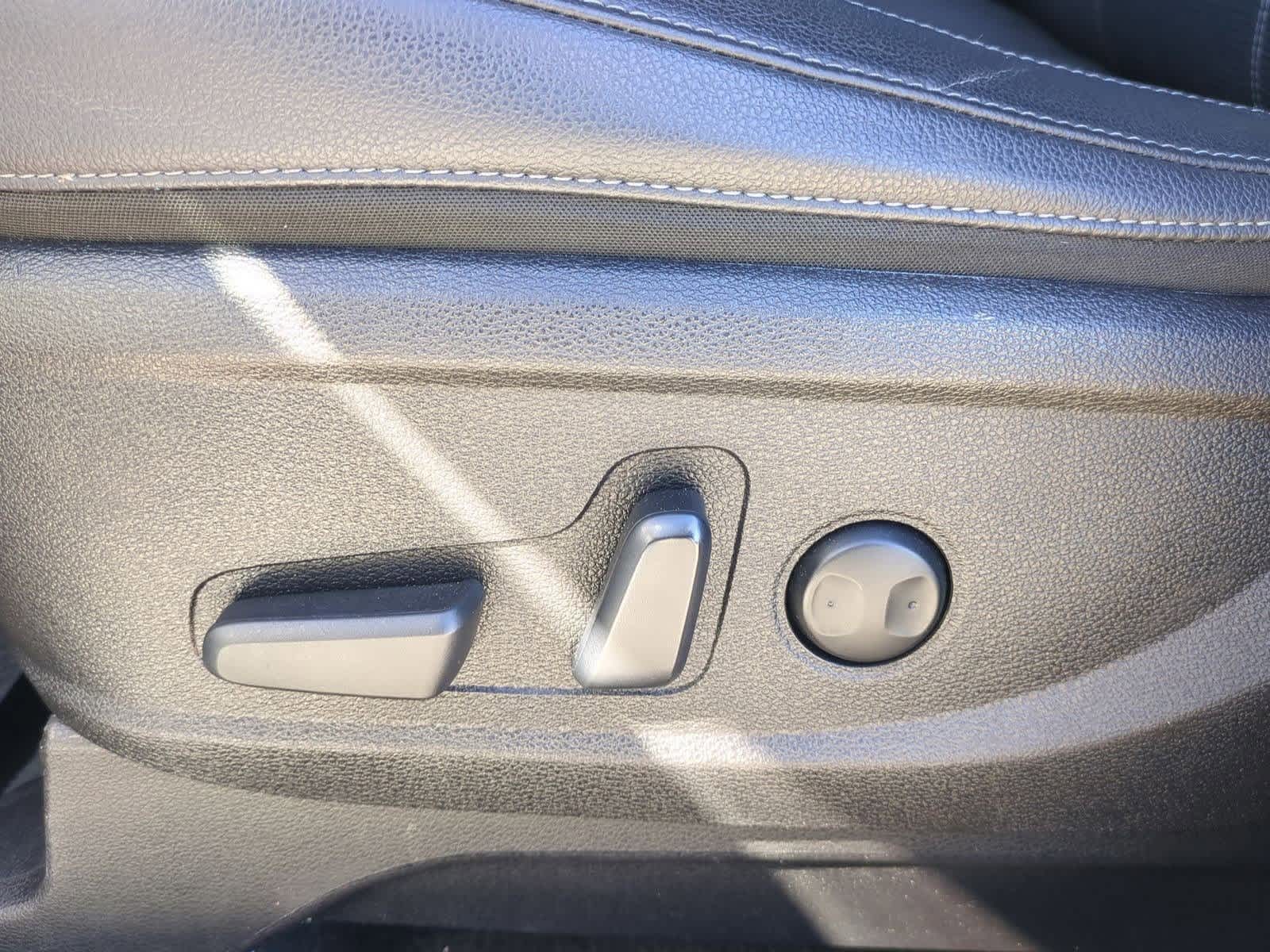 Thumbnail: 2023 Kia Telluride - 16