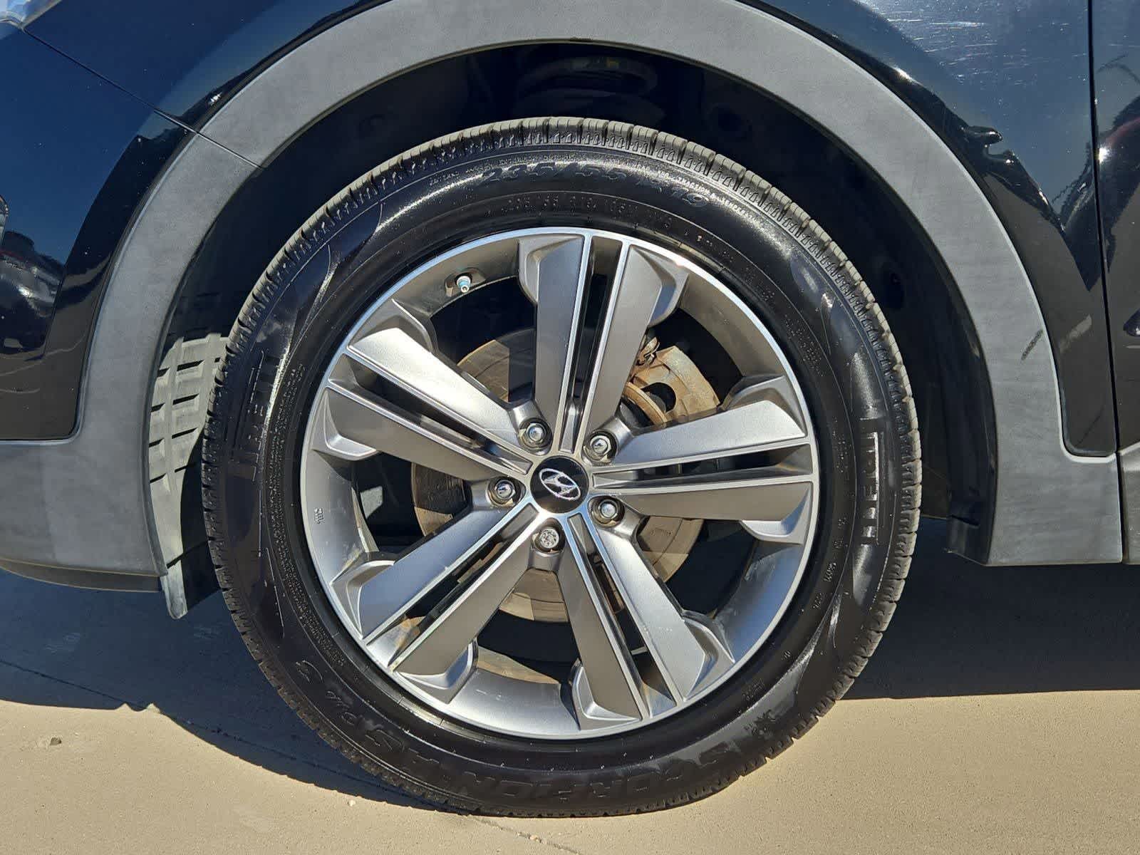 Thumbnail: 2015 Hyundai Santa Fe - 12