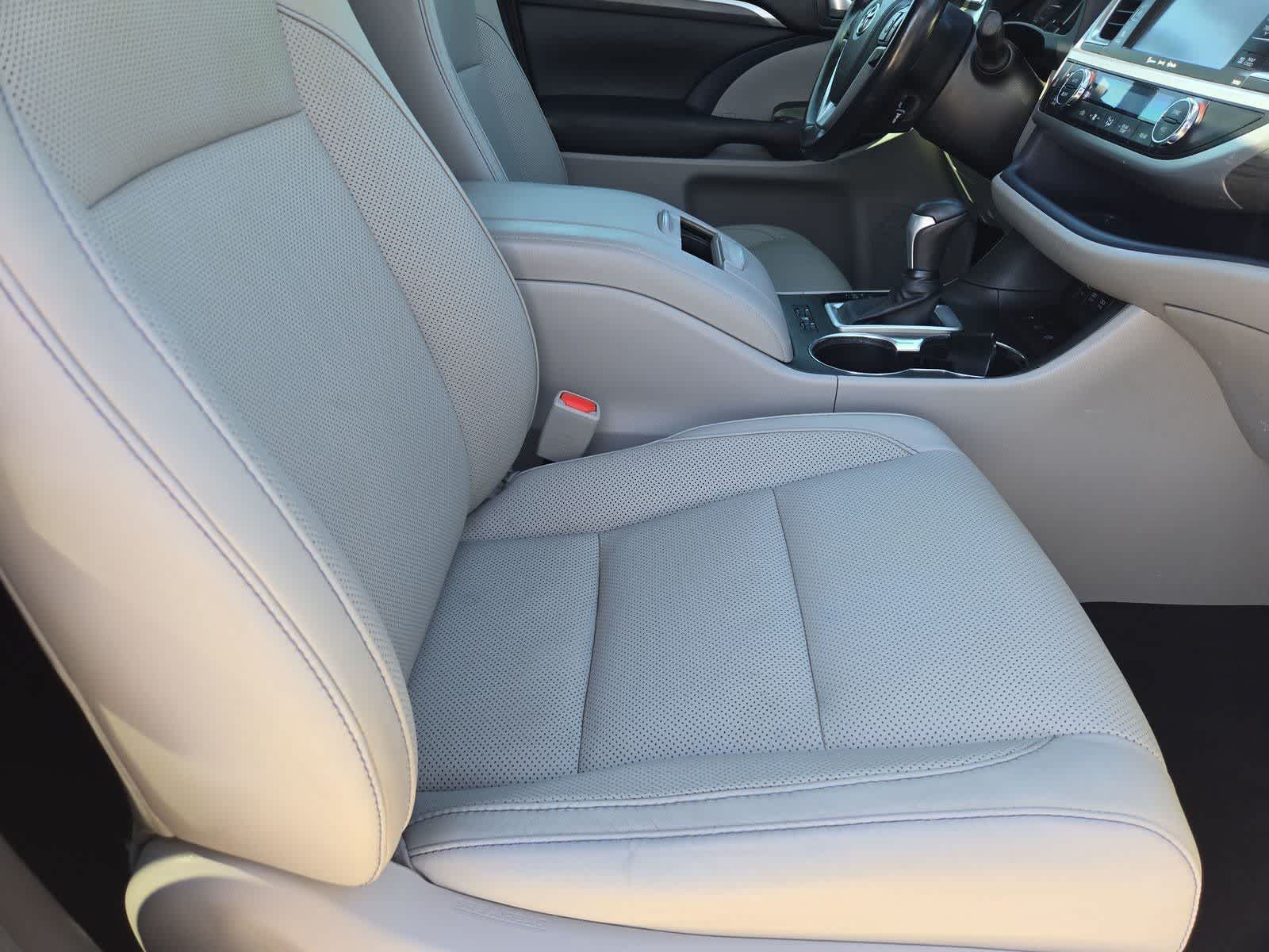 Thumbnail: 2018 Toyota Highlander - 21