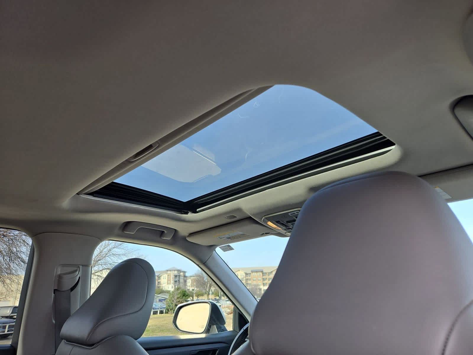 Thumbnail: 2021 Toyota Highlander - 21