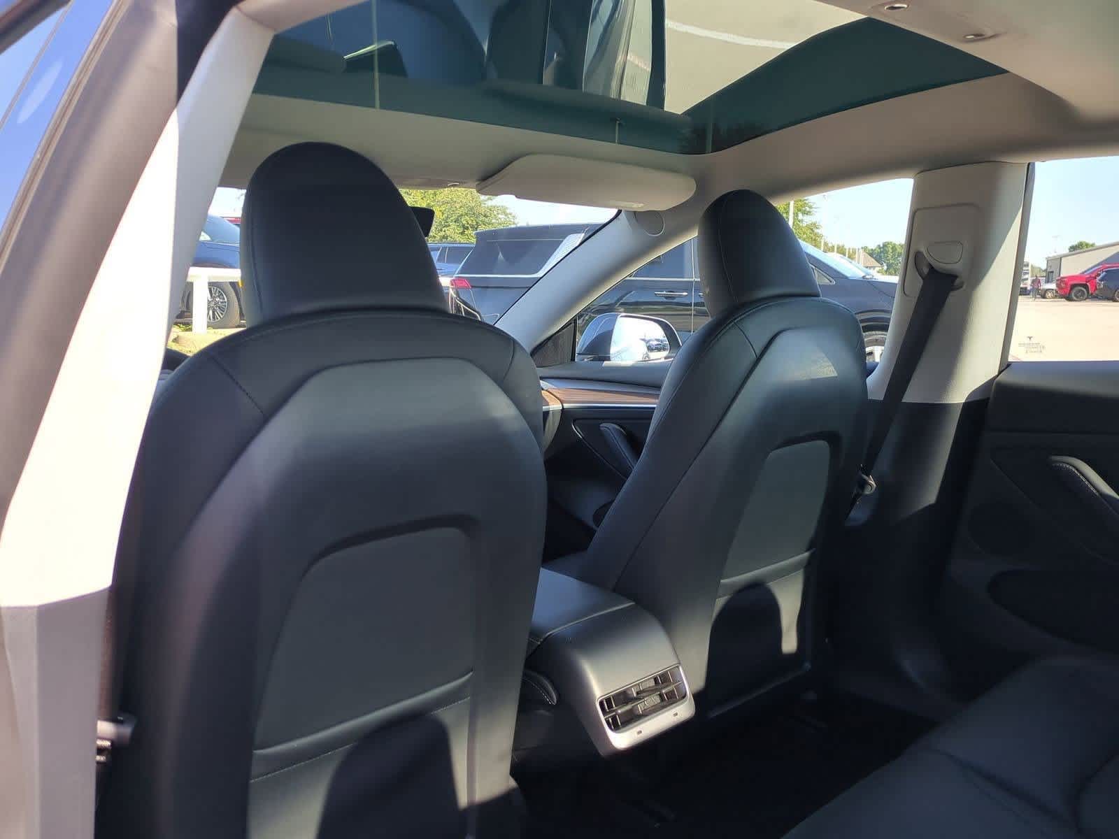 Thumbnail: 2023 Tesla Model 3 - 16