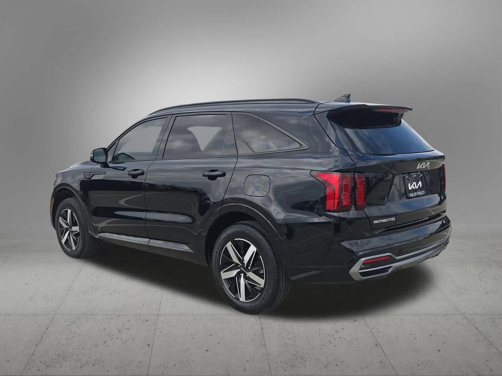 Thumbnail: 2023 Kia Sorento - 4