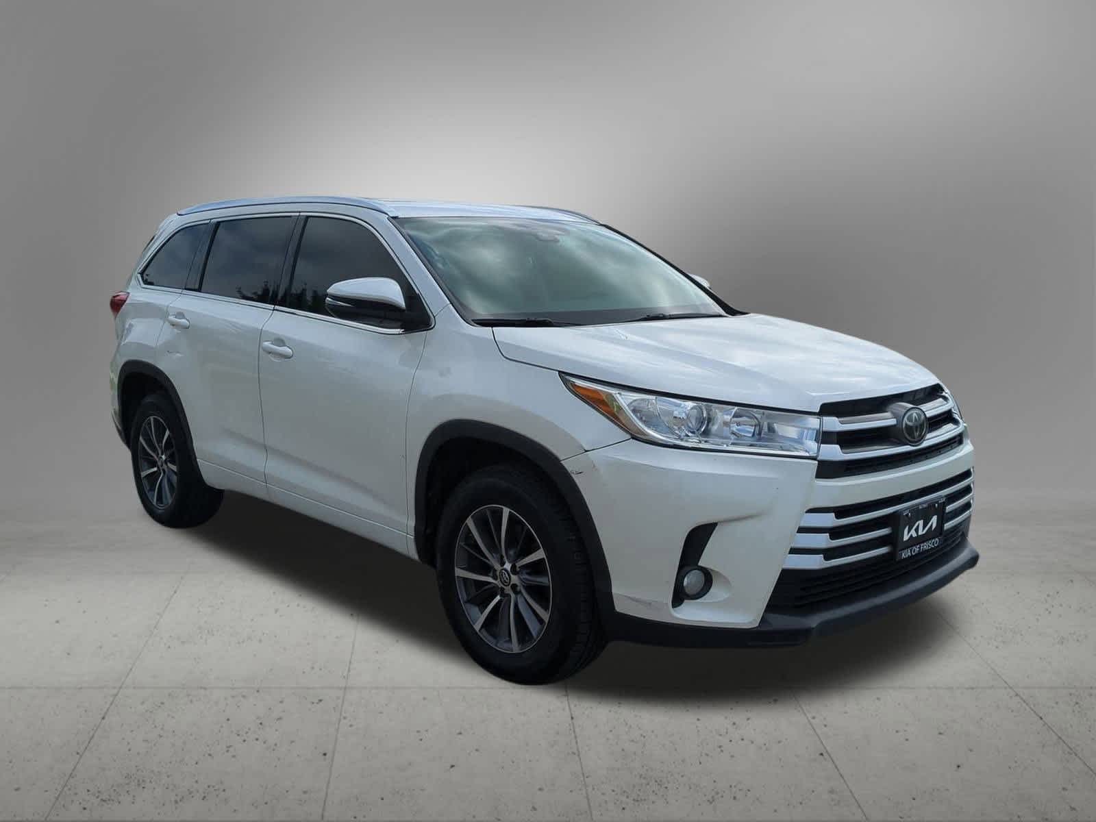 Thumbnail: 2017 Toyota Highlander - 8