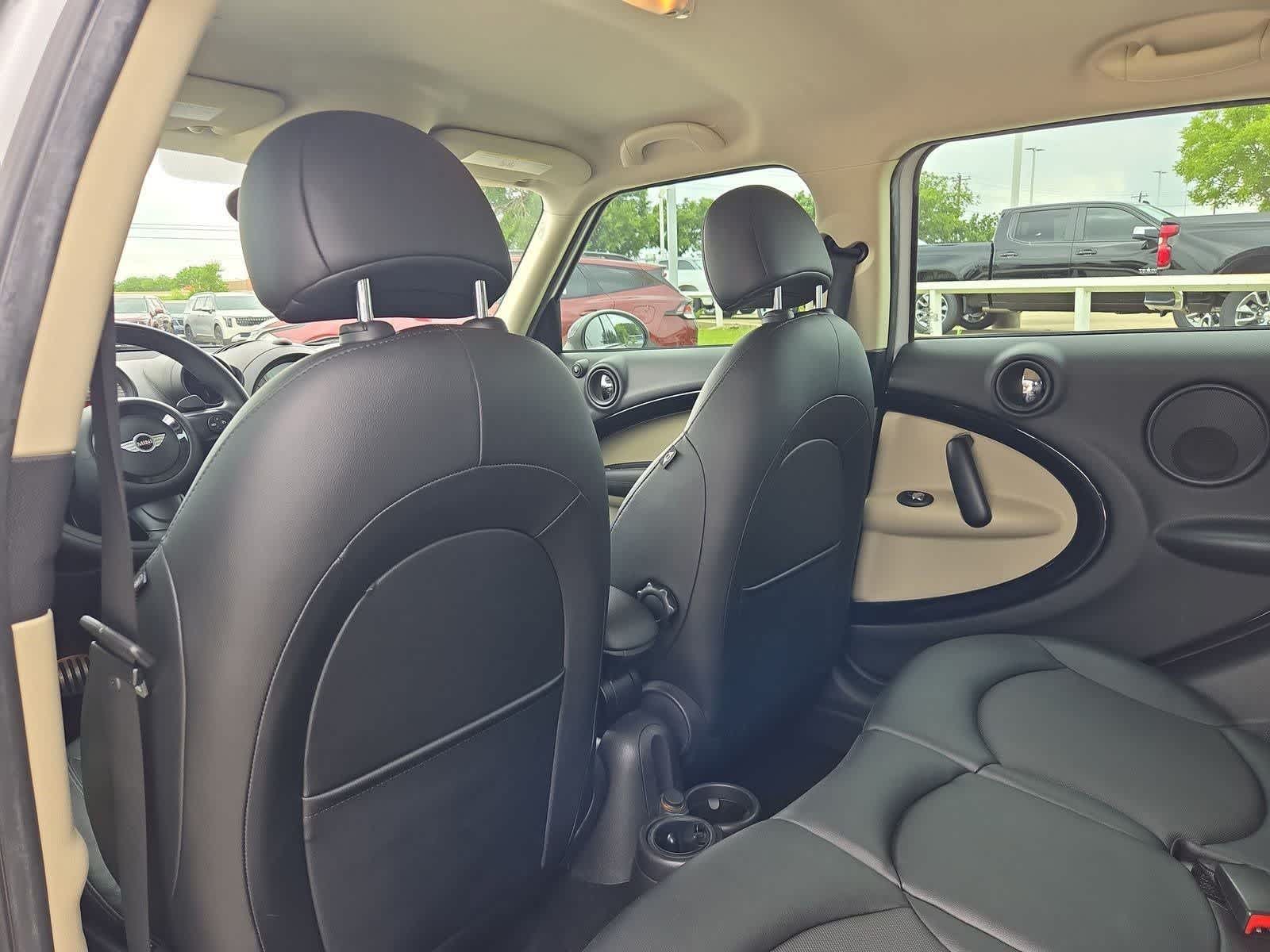 Thumbnail: 2014 MINI Cooper Countryman - 17