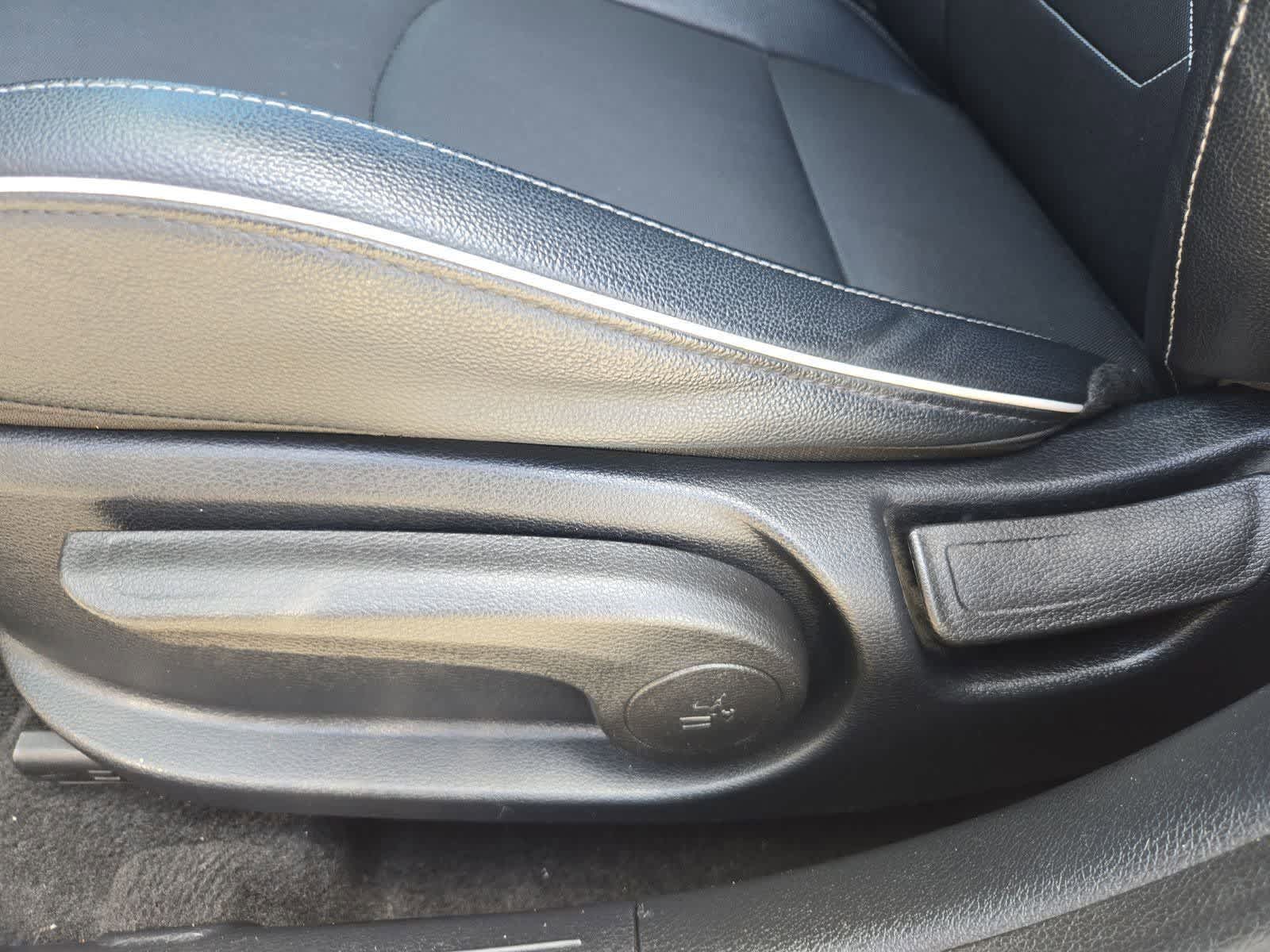 Thumbnail: 2022 Kia Forte - 16