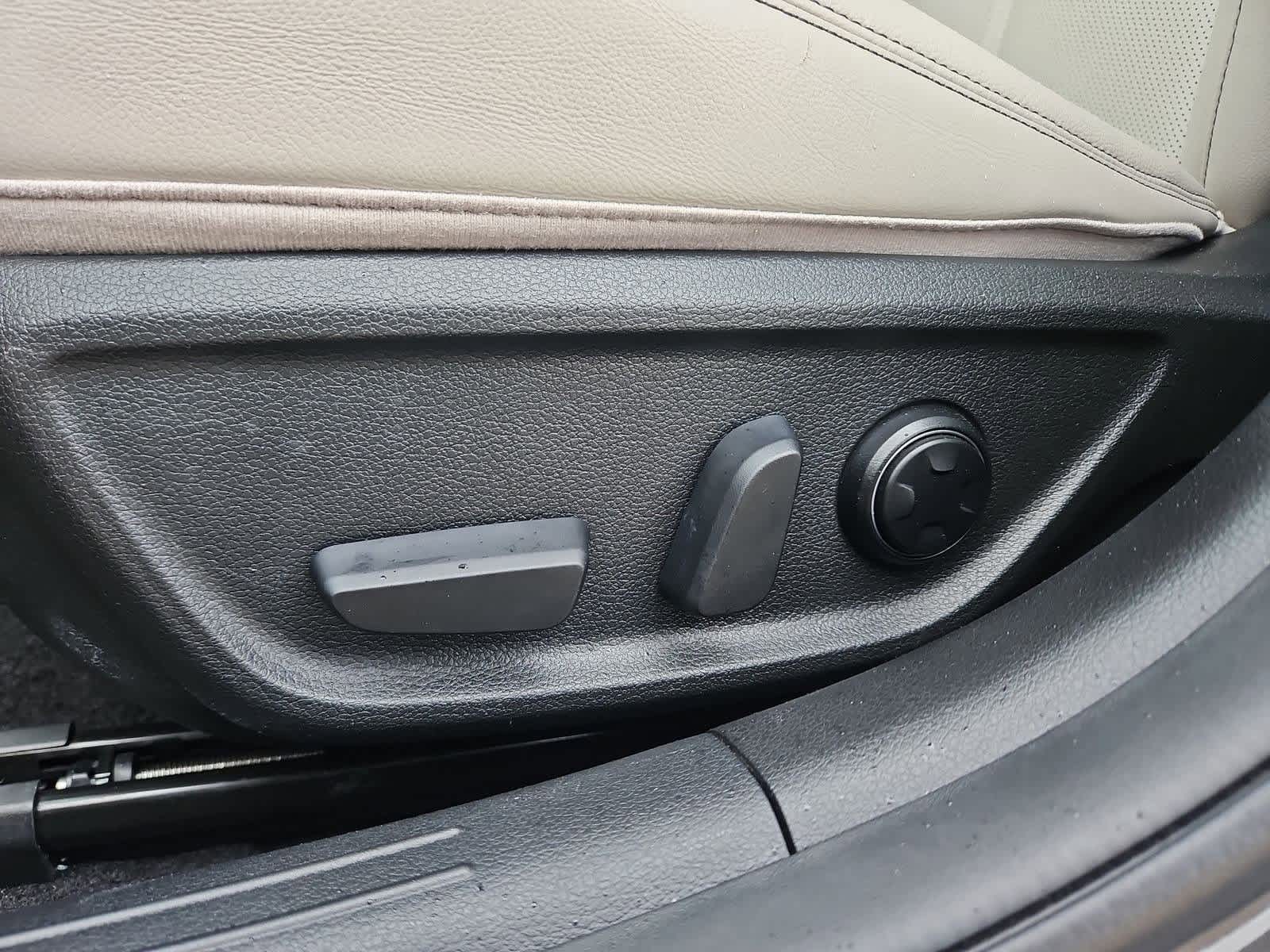 Thumbnail: 2023 Genesis G70 - 16