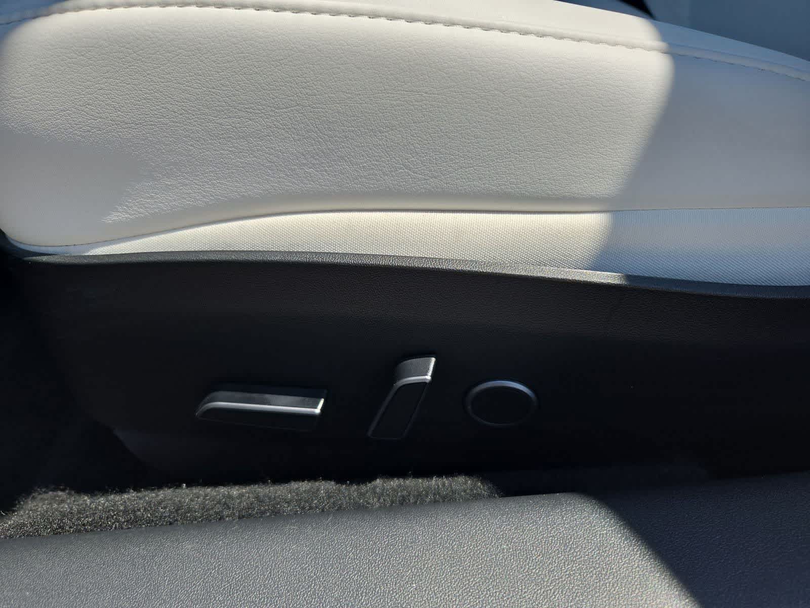 Thumbnail: 2023 Tesla Model 3 - 14