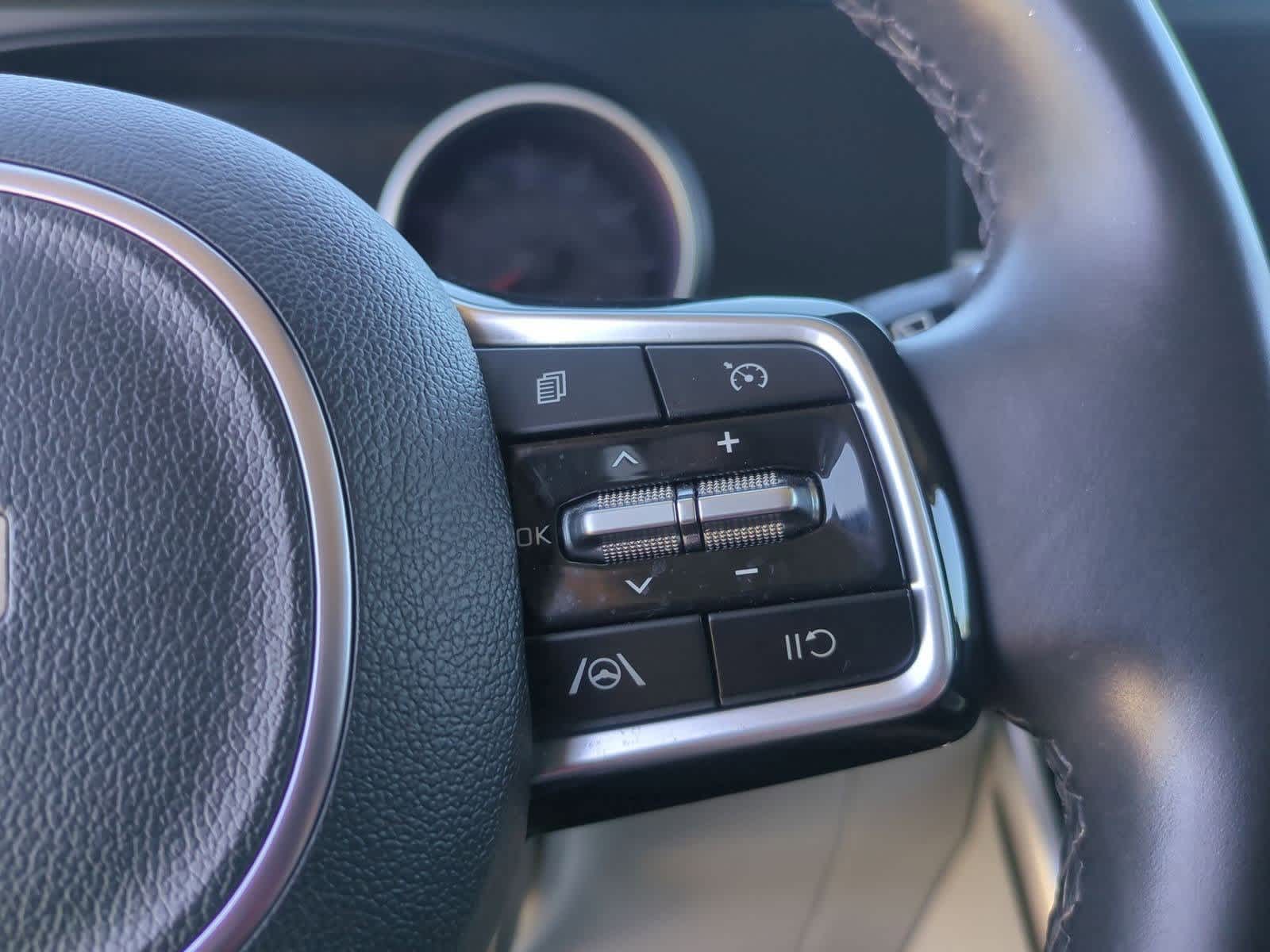 Thumbnail: 2024 Kia Carnival - 23