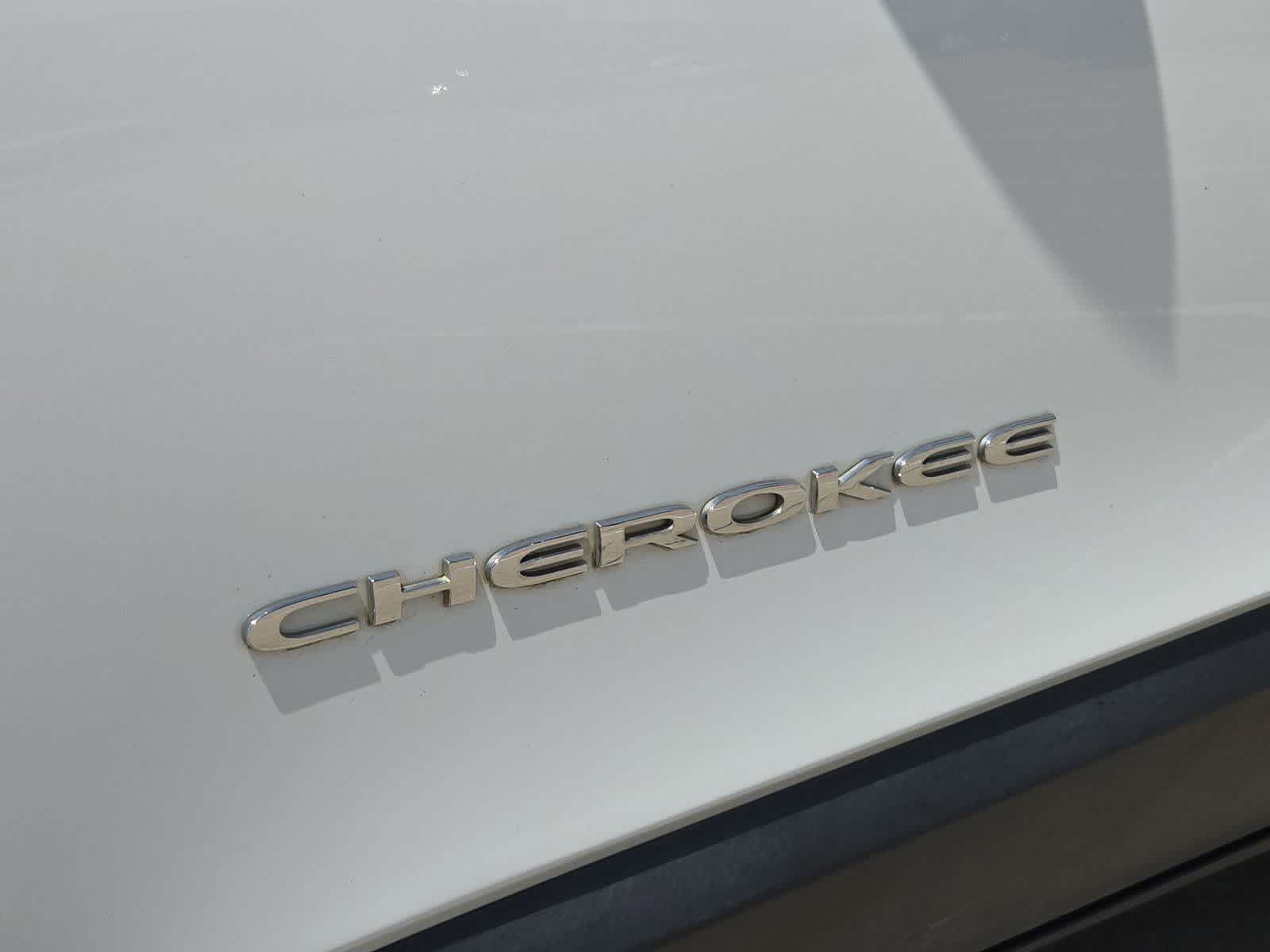 Thumbnail: 2017 Jeep Cherokee - 12
