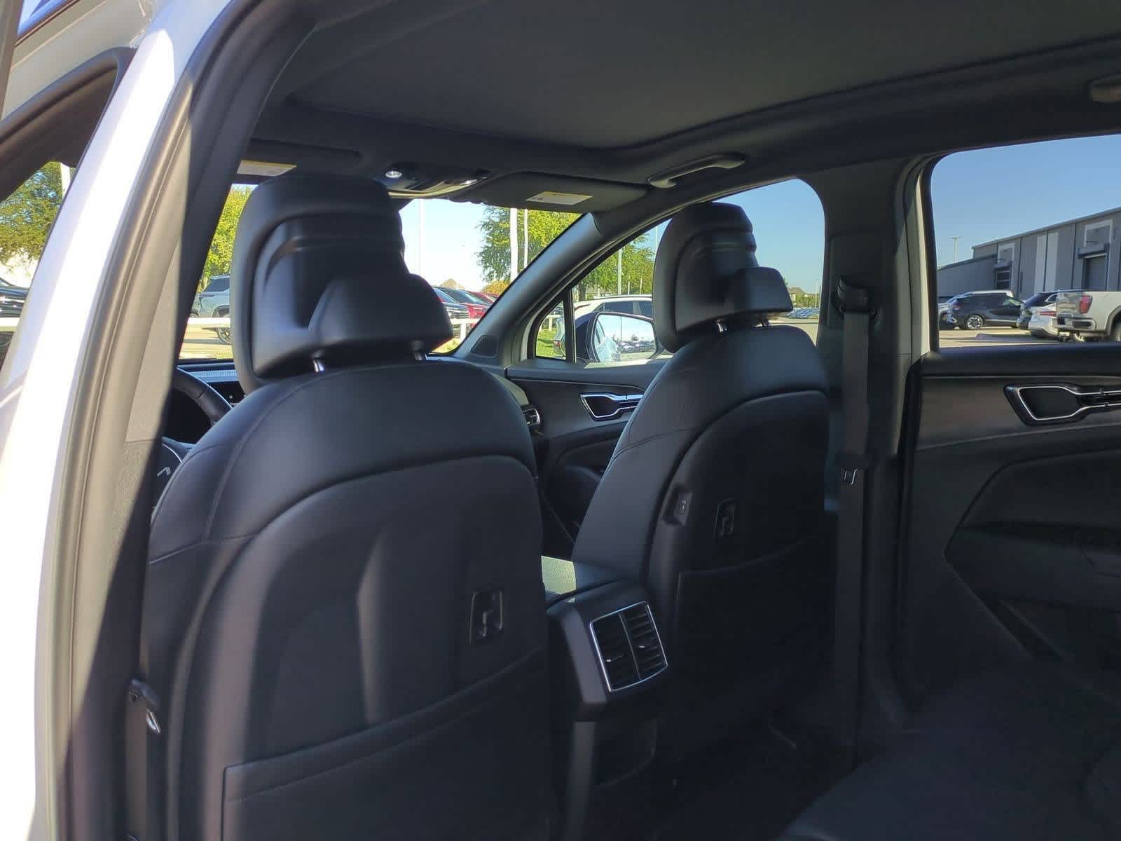 Thumbnail: 2024 Kia Sportage - 17