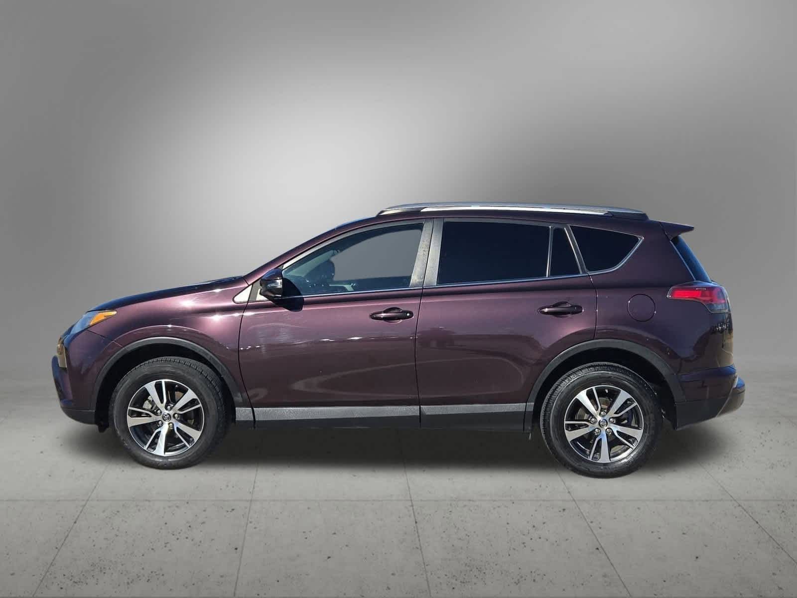 Thumbnail: 2018 Toyota RAV4 - 3