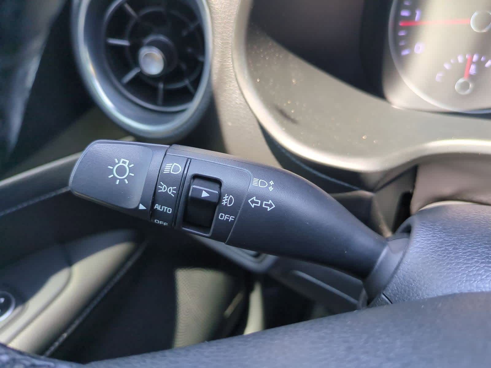 Thumbnail: 2020 Kia Forte - 28
