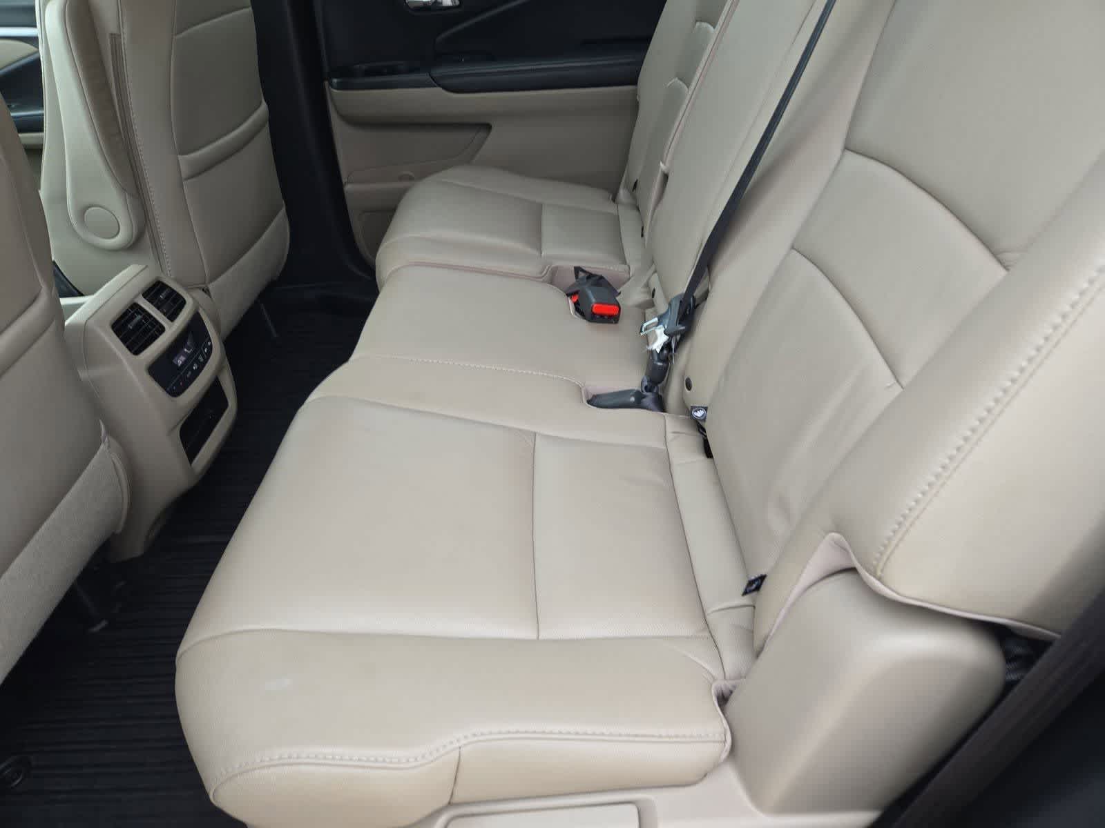 Thumbnail: 2016 Honda Pilot - 19