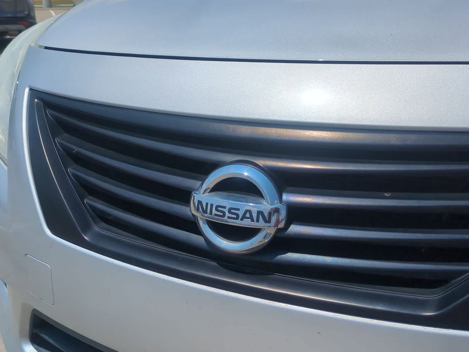 Thumbnail: 2012 Nissan Versa - 10