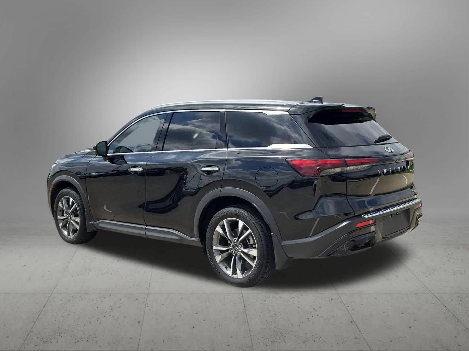 Thumbnail: 2023 INFINITI QX60 - 3