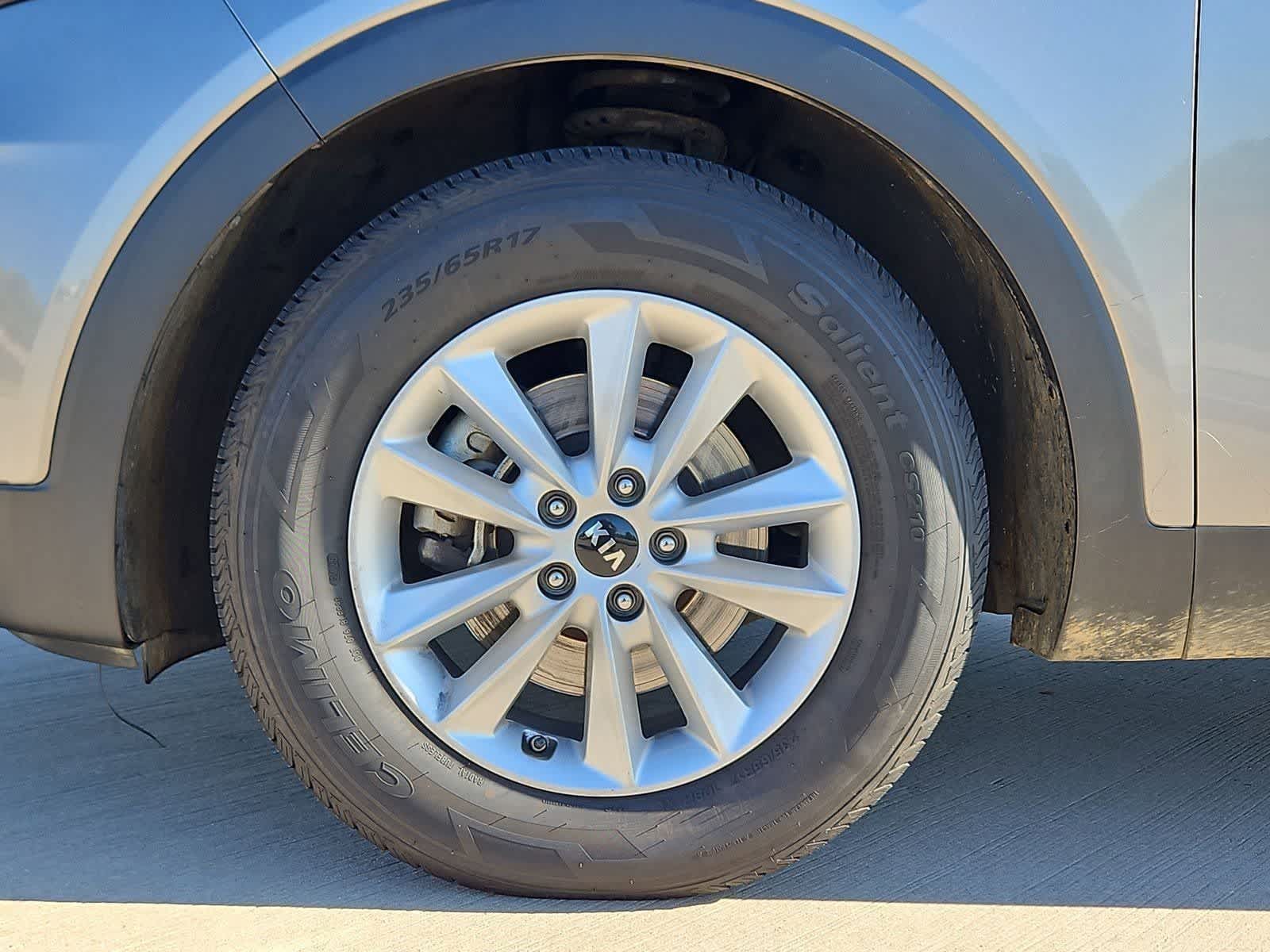 Thumbnail: 2019 Kia Sorento - 12