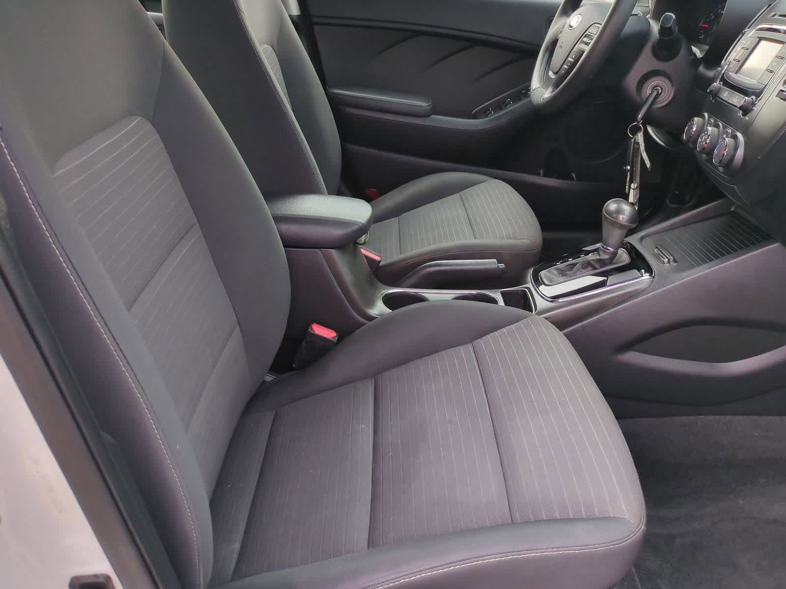 Thumbnail: 2017 Kia Forte - 20