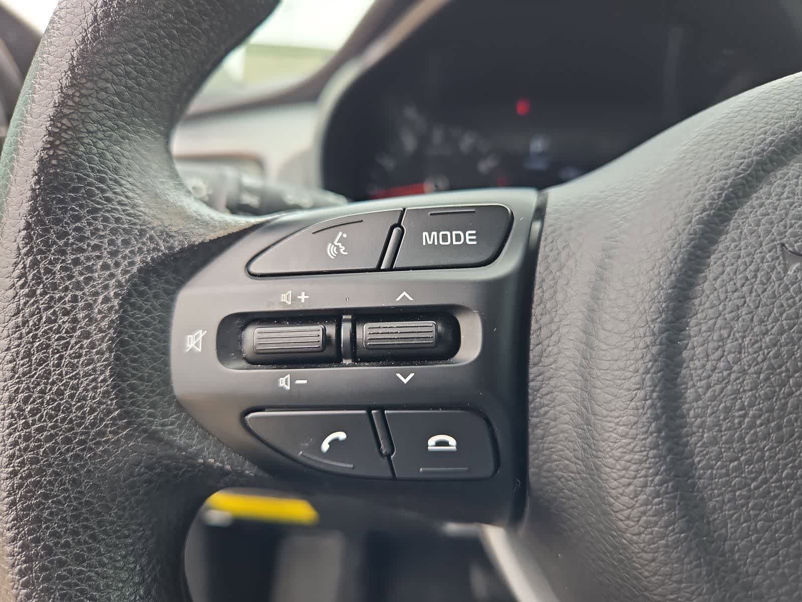 Thumbnail: 2023 Kia Rio - 22