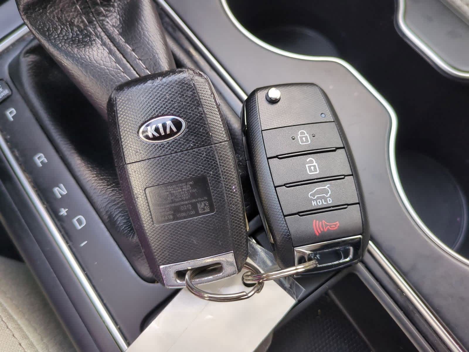 2020 Kia Sorento LX 32