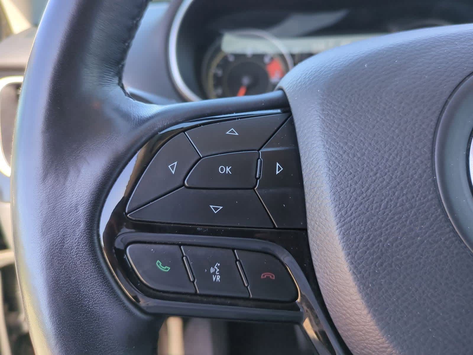 Thumbnail: 2021 Jeep Cherokee - 23