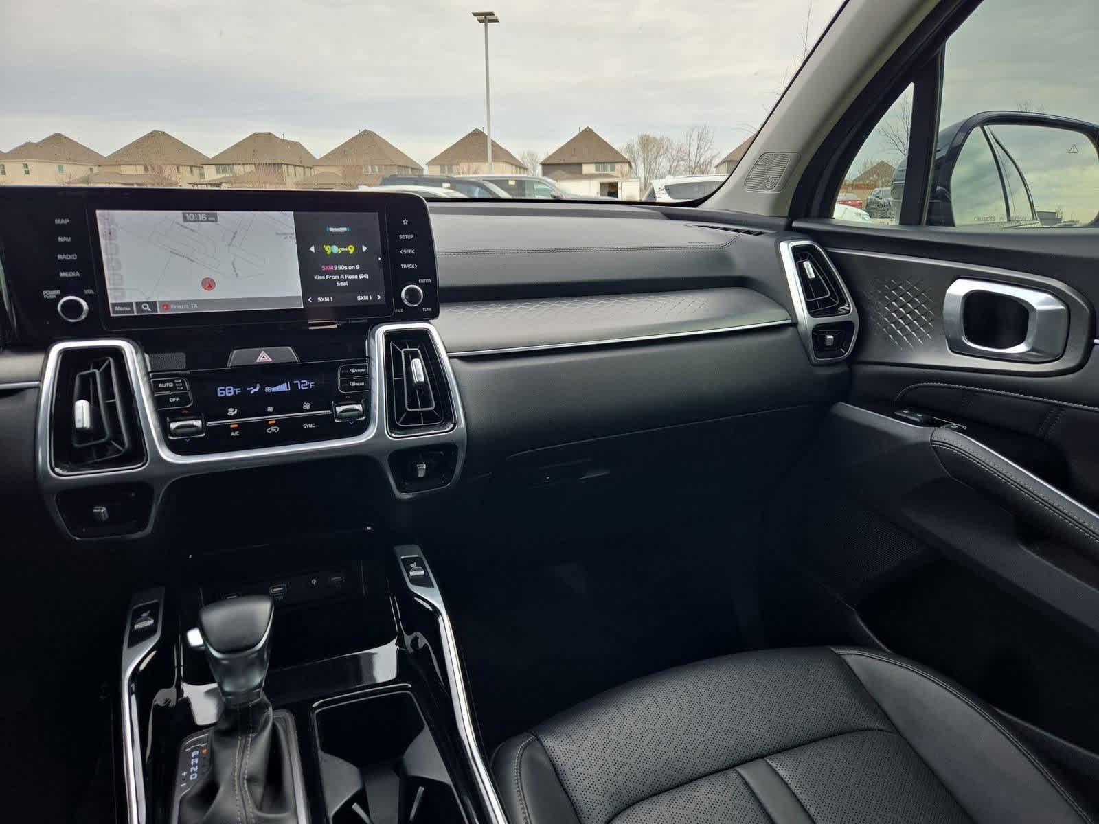 Thumbnail: 2022 Kia Sorento - 4