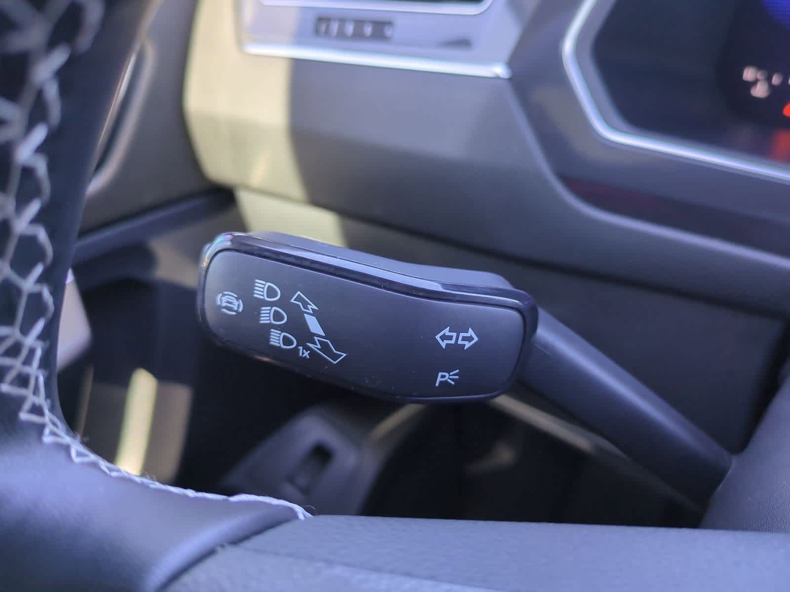 Thumbnail: 2022 Volkswagen Tiguan - 27