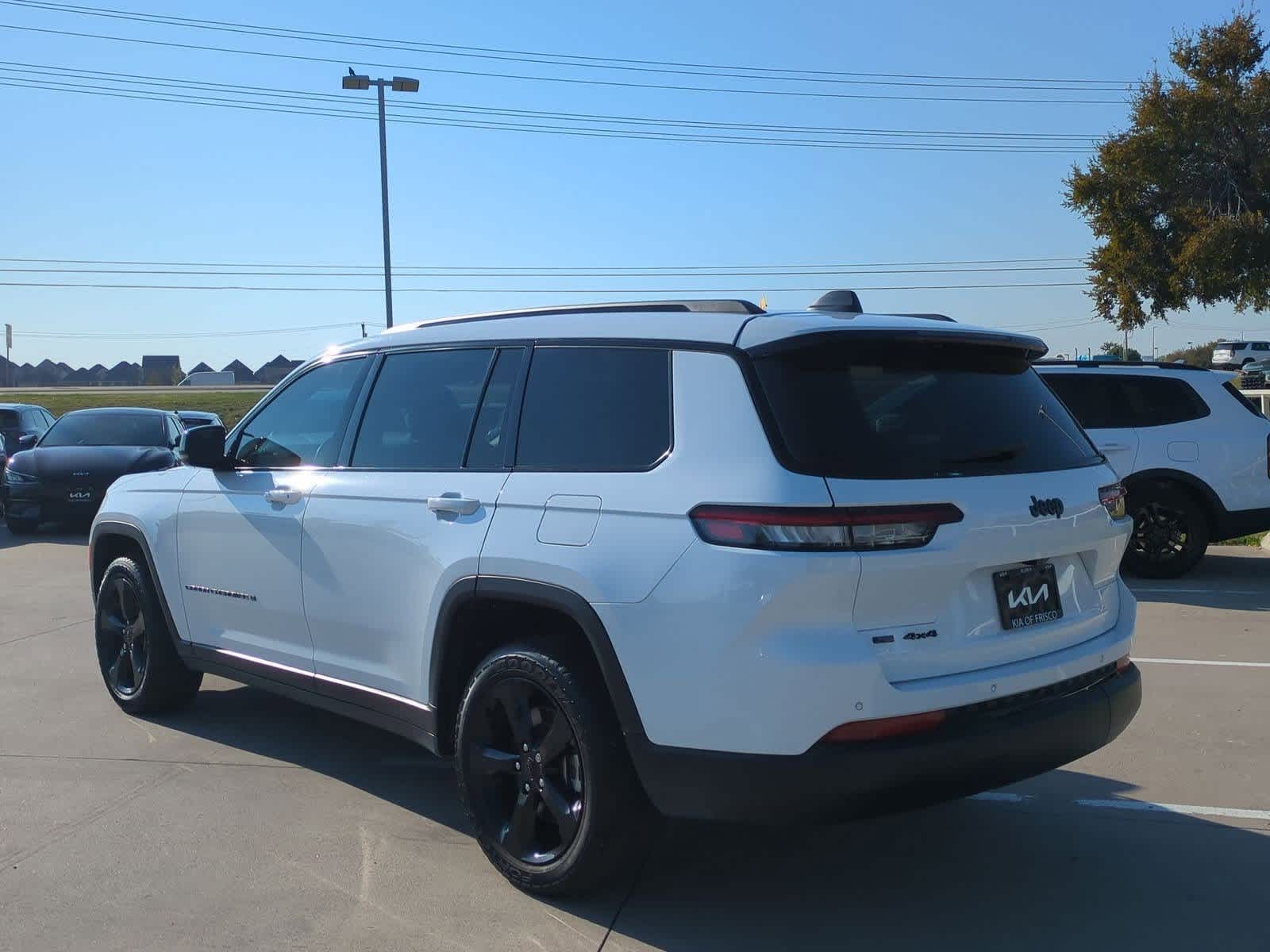 2021 Jeep Grand Cherokee Altitude photo 3