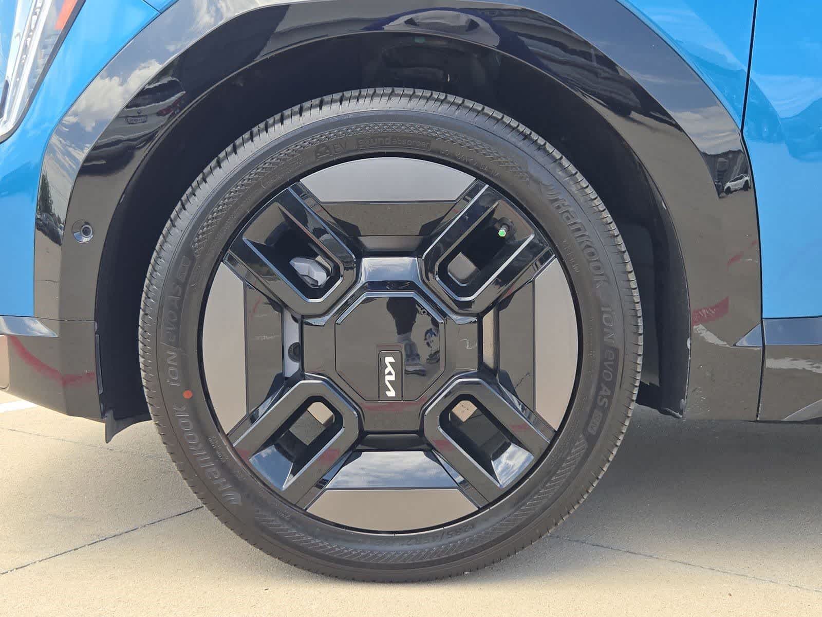 Thumbnail: 2024 Kia EV9 - 11