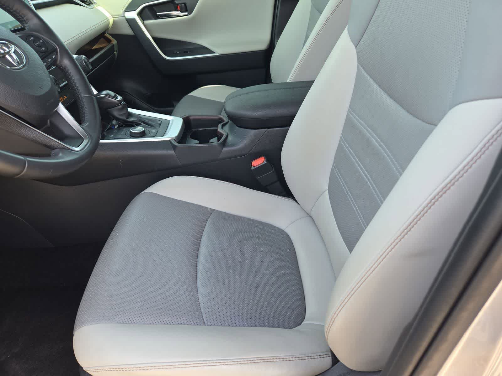 Thumbnail: 2019 Toyota RAV4 - 15