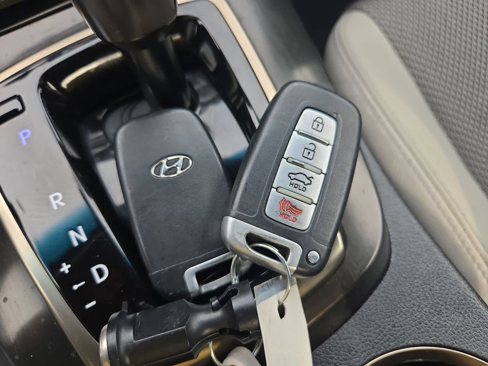 Thumbnail: 2013 Hyundai Genesis - 30