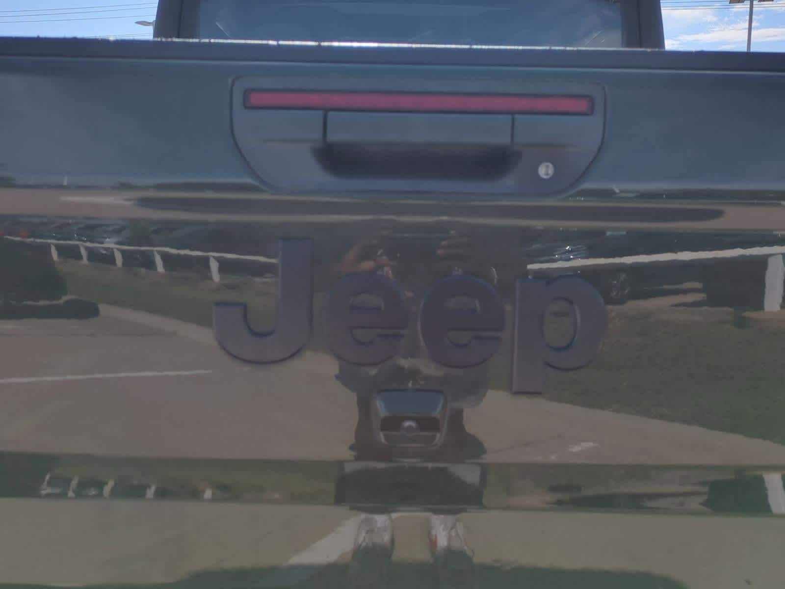 Thumbnail: 2022 Jeep Gladiator - 11
