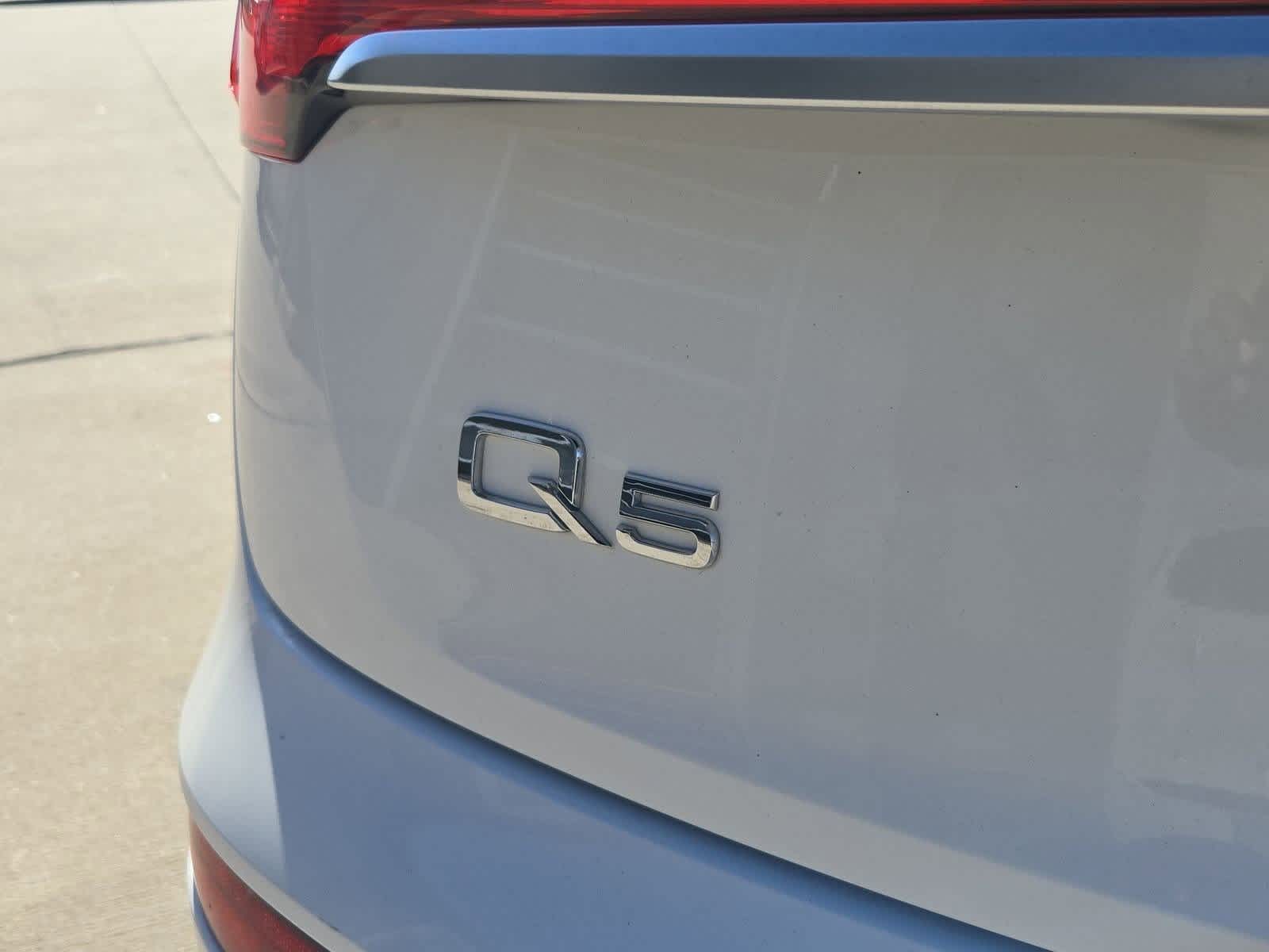 Thumbnail: 2023 Audi Q5 - 11