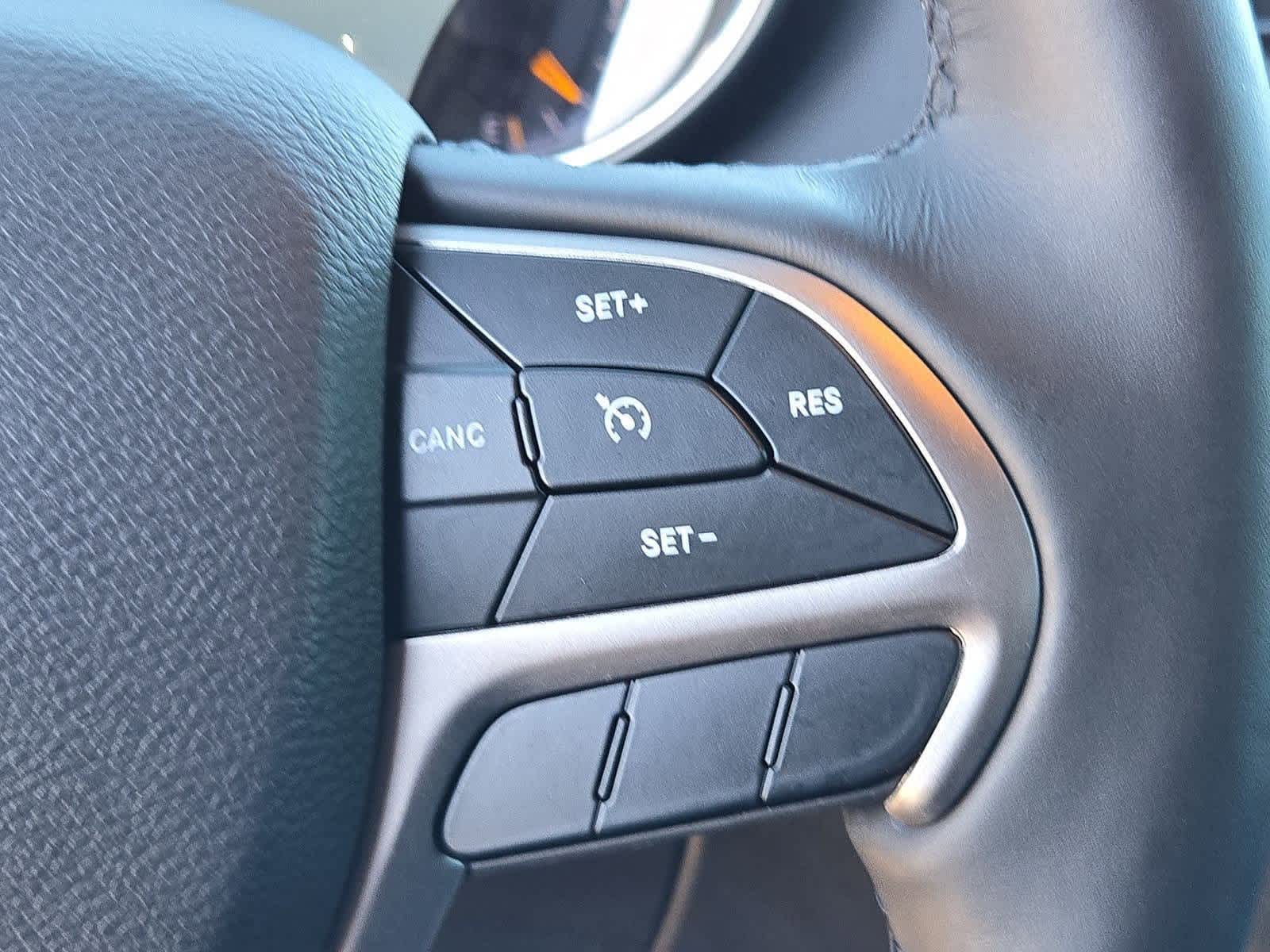 Thumbnail: 2019 Jeep Grand Cherokee - 25