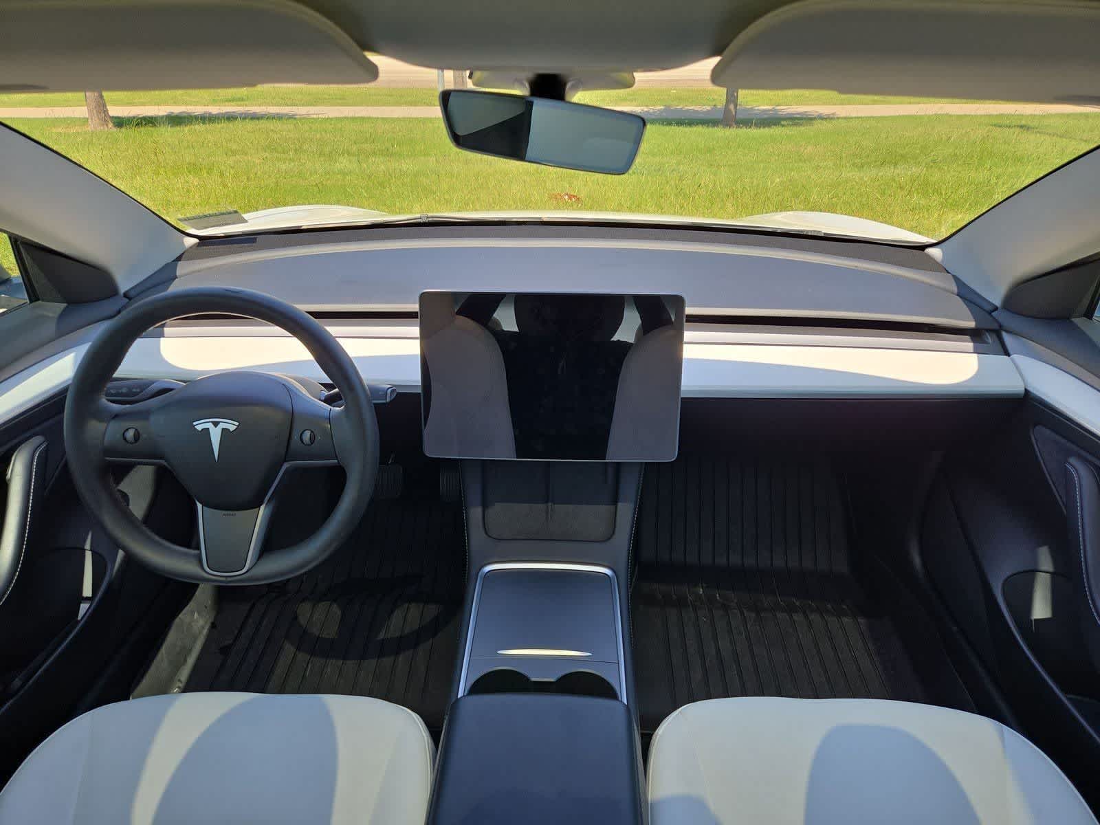 Thumbnail: 2023 Tesla Model 3 - 12
