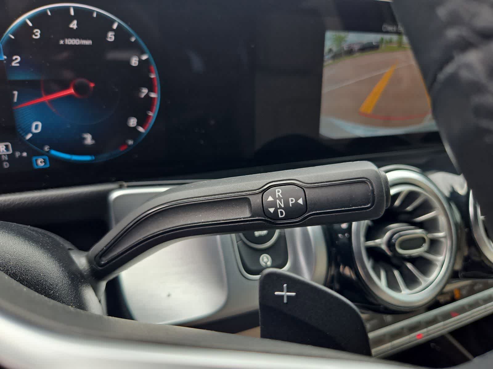 Thumbnail: 2022 Mercedes-Benz GLB - 31