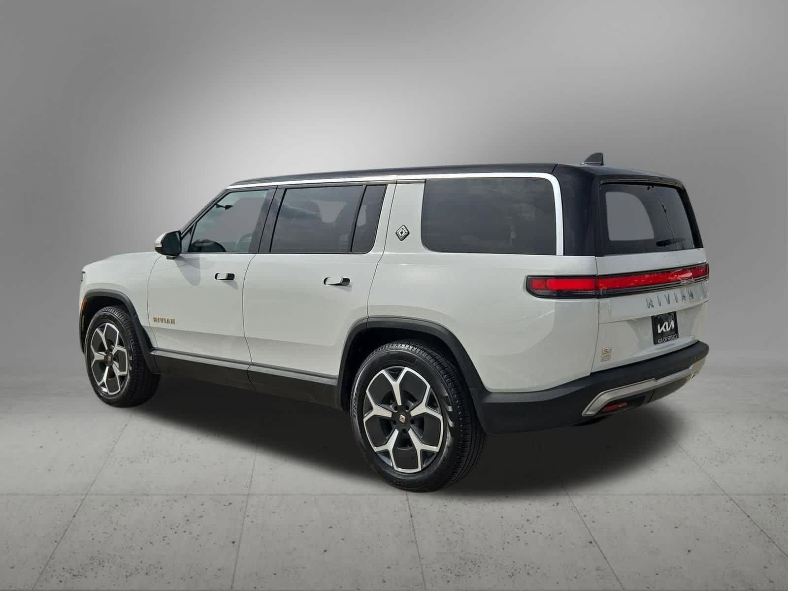 Thumbnail: 2023 Rivian R1S - 4