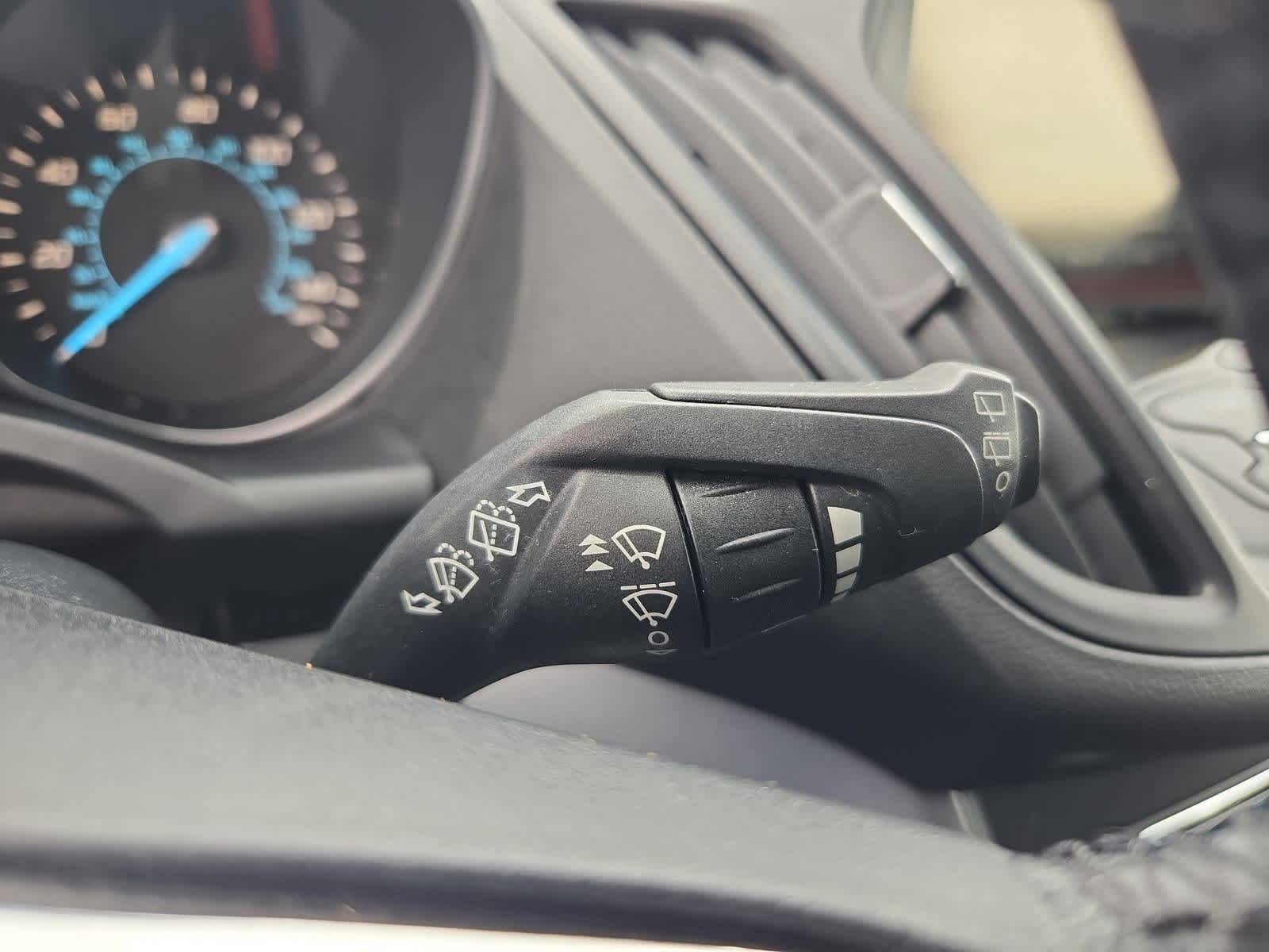 Thumbnail: 2014 Ford Escape - 32