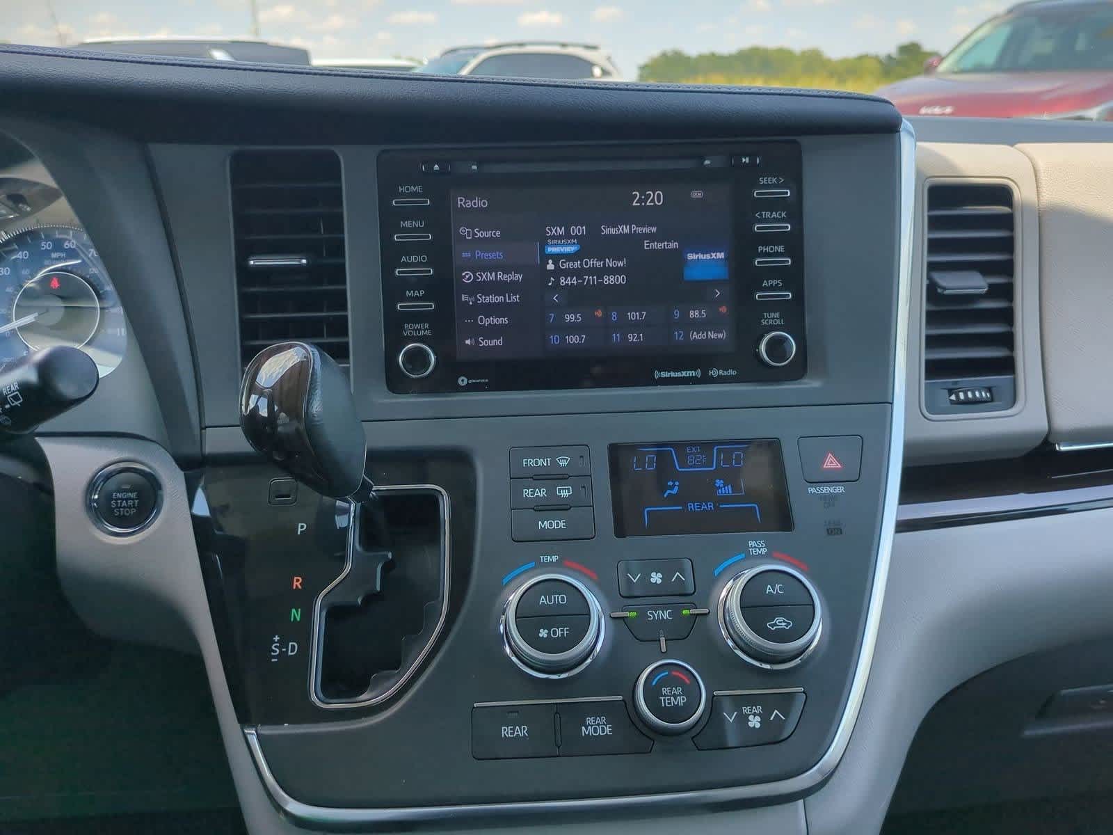 Thumbnail: 2019 Toyota Sienna - 29