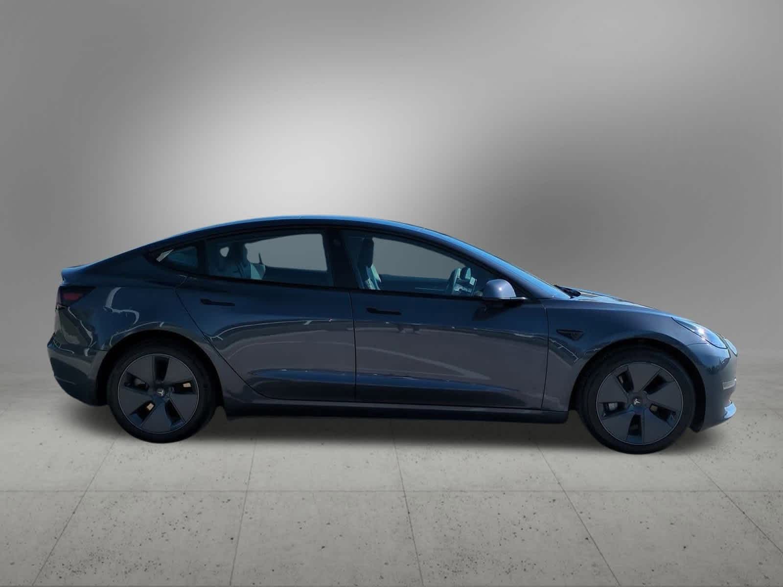 Thumbnail: 2023 Tesla Model 3 - 7