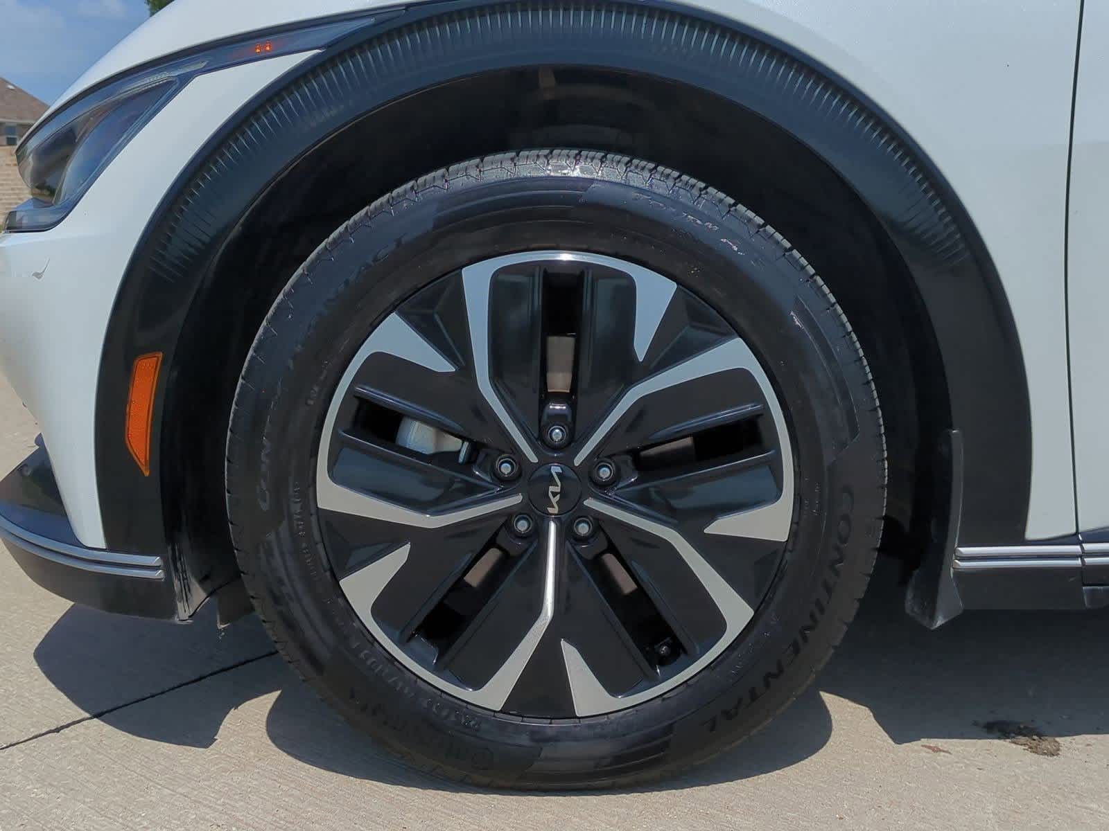 2022 Kia EV6 Wind 12