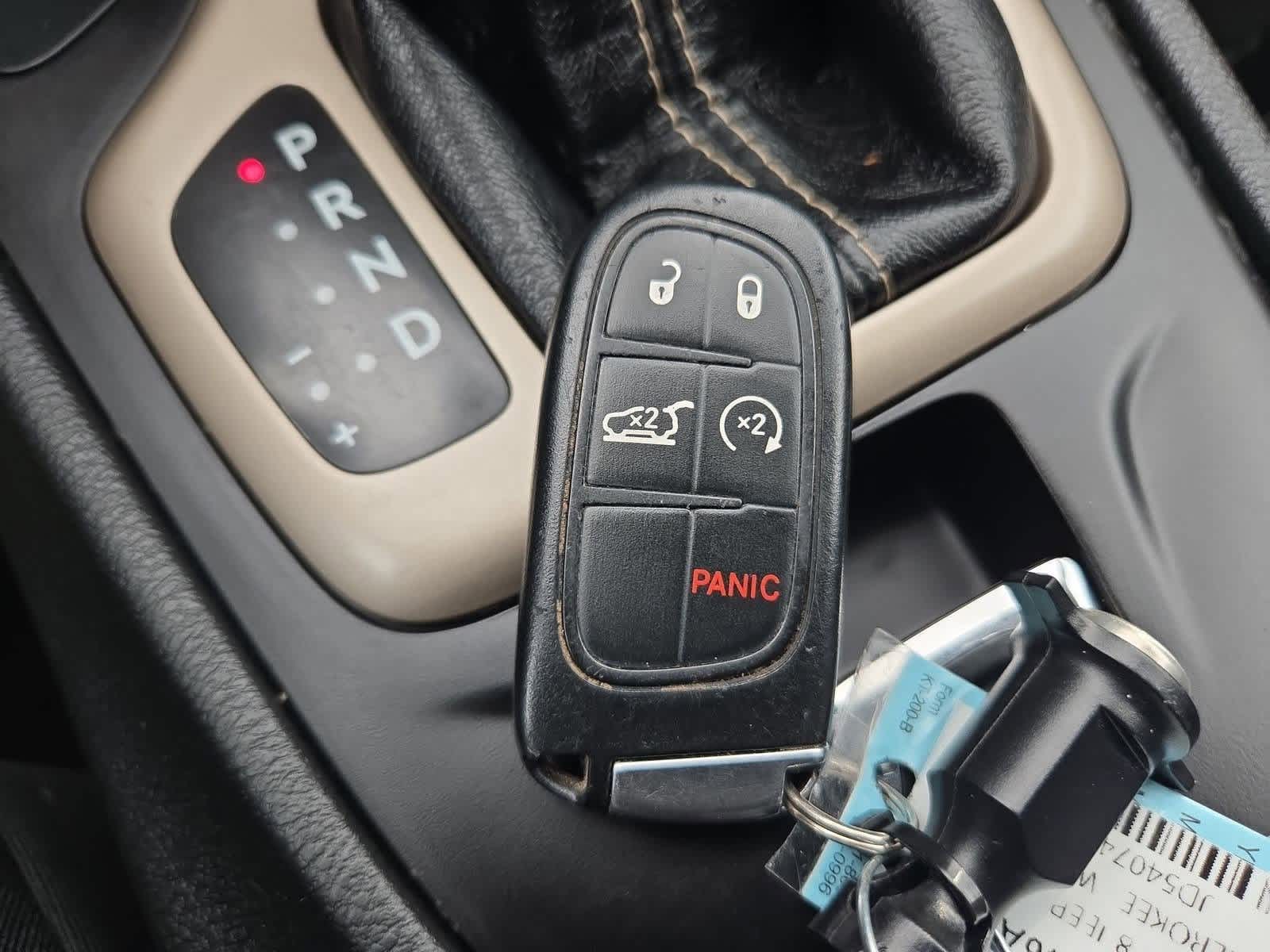 Thumbnail: 2018 Jeep Cherokee - 34