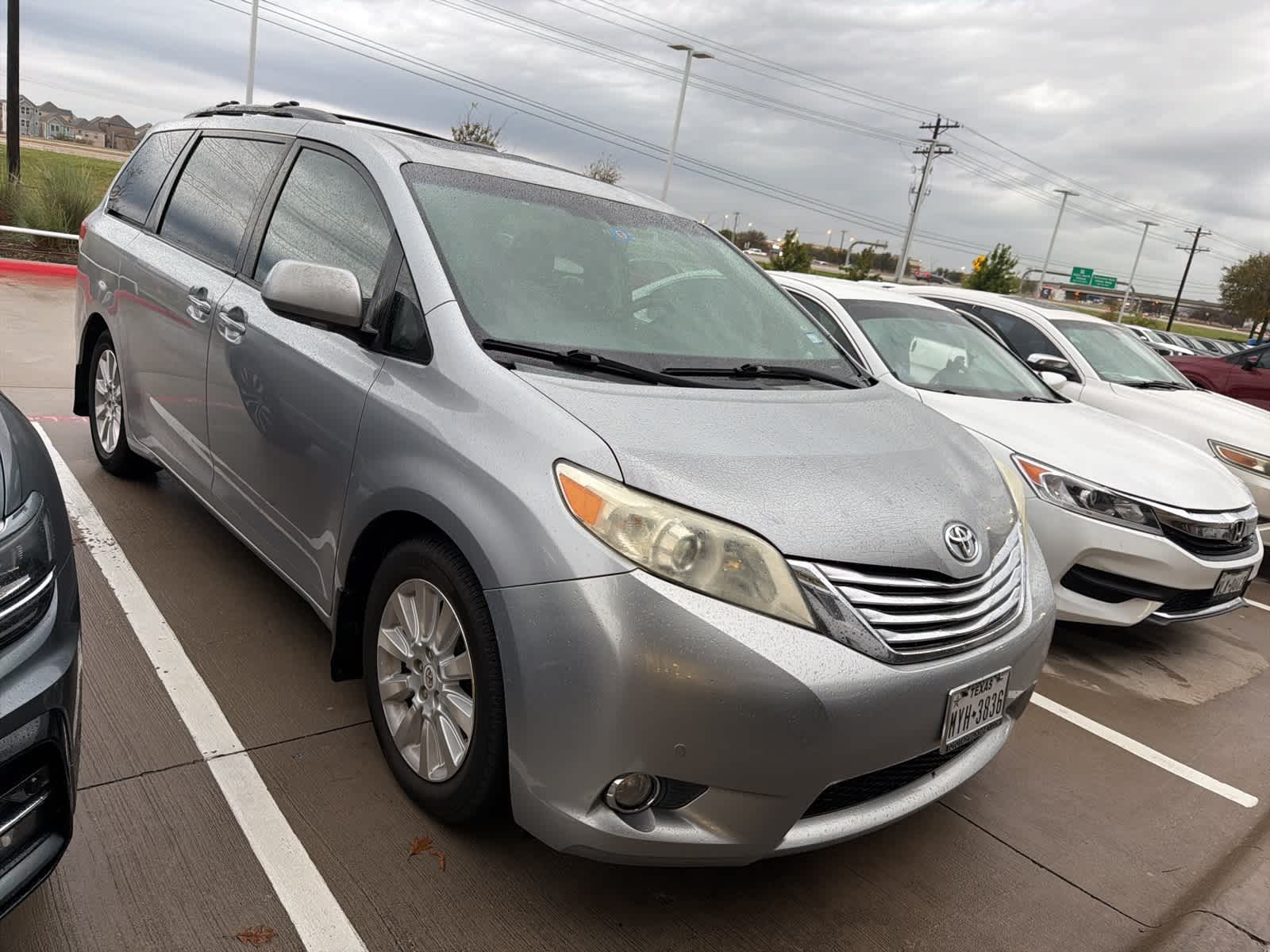 2011 Toyota Sienna Limited photo 2
