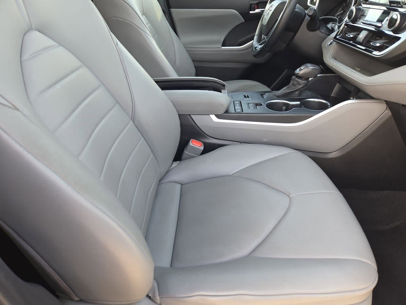 Thumbnail: 2021 Toyota Highlander - 22