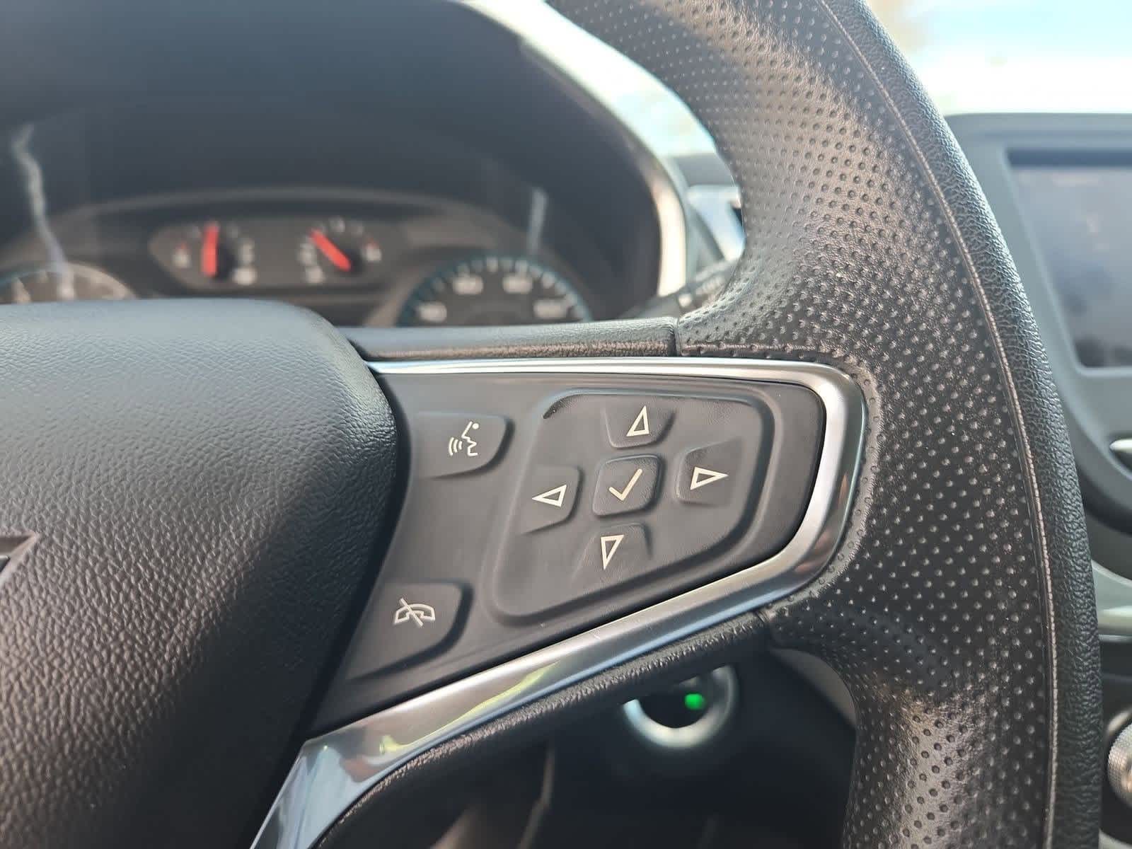 Thumbnail: 2020 Chevrolet Equinox - 24