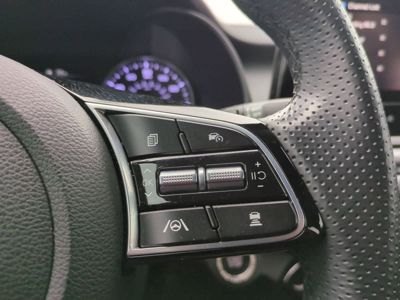 Thumbnail: 2023 Kia Forte - 24