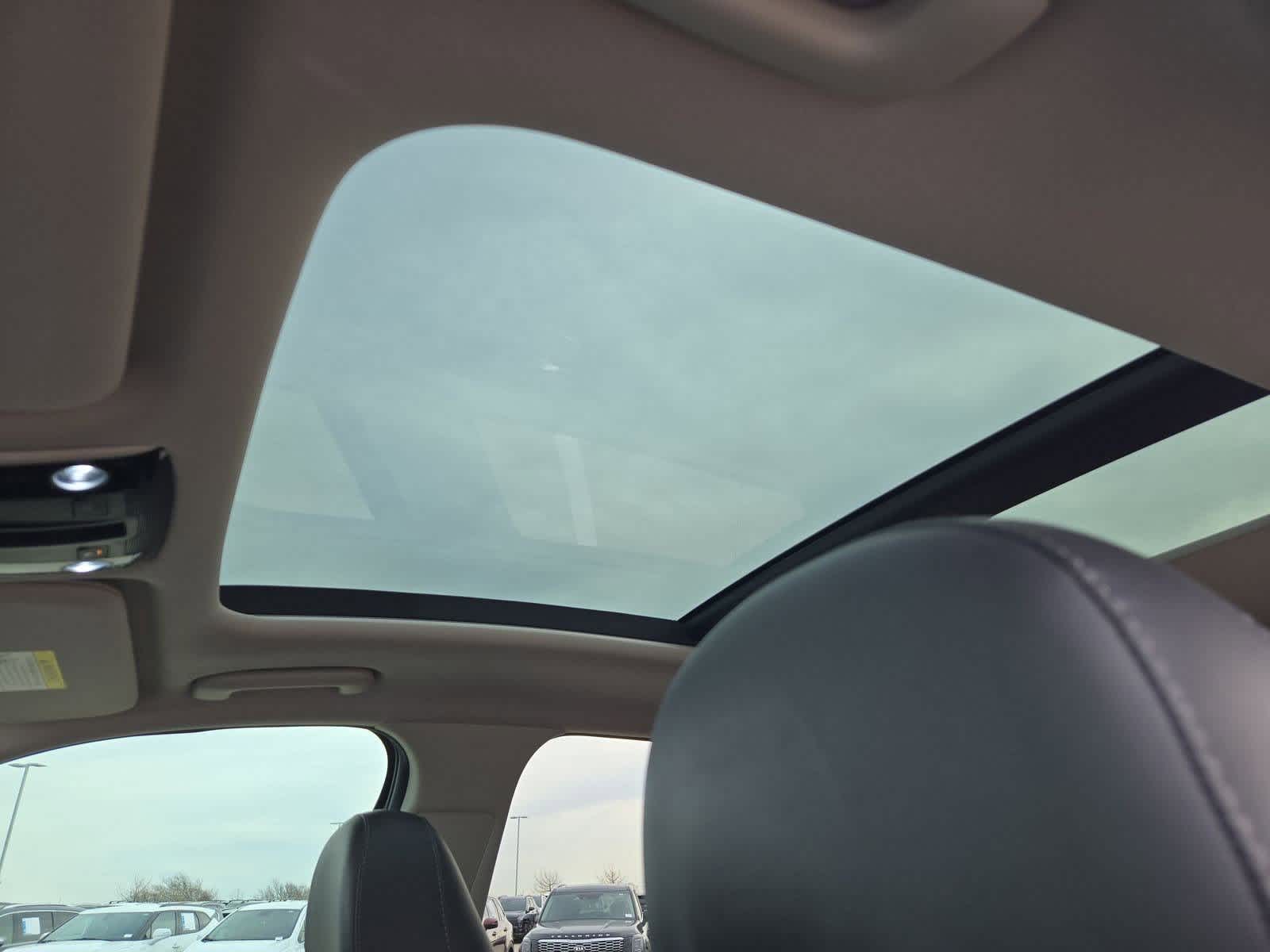 Thumbnail: 2022 Kia Sorento - 23