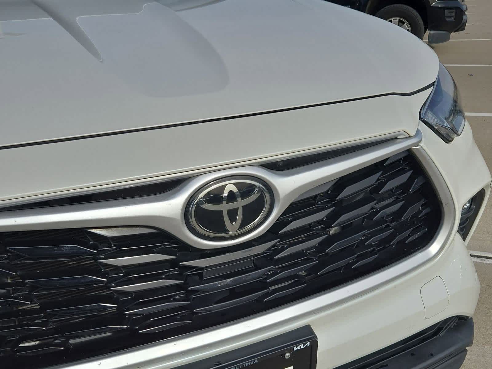 Thumbnail: 2021 Toyota Highlander - 11