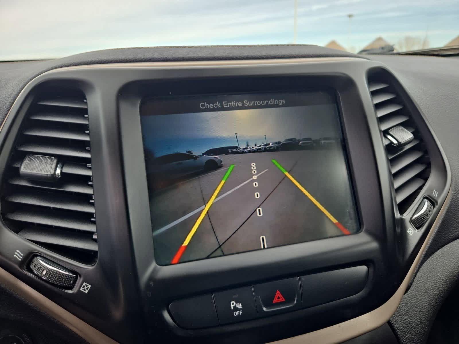 Thumbnail: 2018 Jeep Cherokee - 29