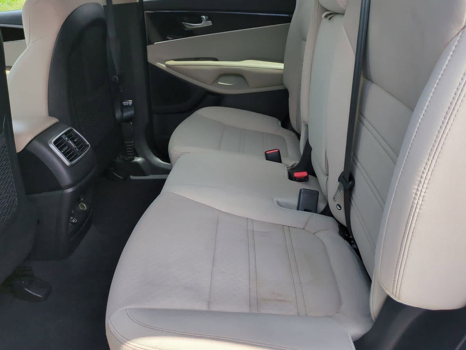 2020 Kia Sorento LX 18